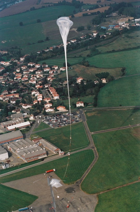 Vue aérienne de l&#039;aire de lancement d&#039;Aire-sur-l&#039;Adour. Crédits : CNES/AL.HUET,1997